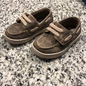 Toddler boy boat shoe size 5.5